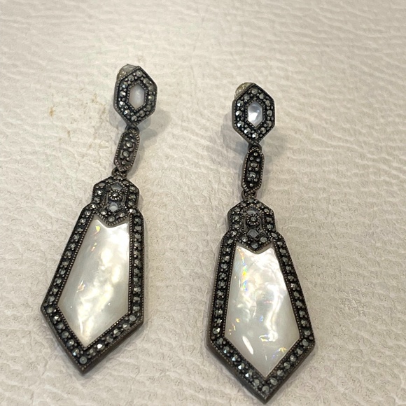 Silver Pearl Earrings - Picture 1 of 3